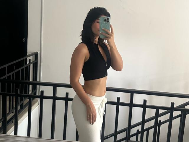 ScarlletZhen - Live porn &amp; sex cam - 24622601