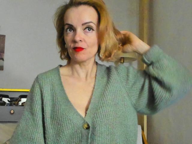 KateRouge - Élő pornó és szexkamera - 24624449