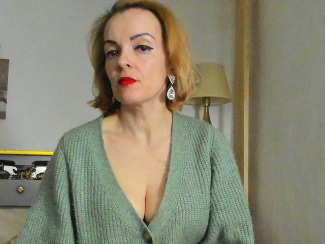 KateRouge - Live sex cam - 24624501