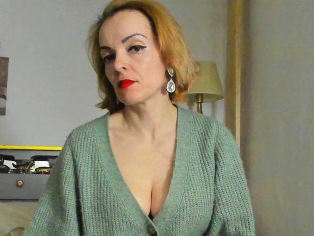 KateRouge - Live sex cam - 24624541