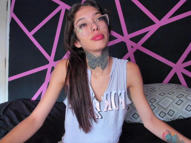 KatieSantana - Live porn &amp; sex cam - 24625221