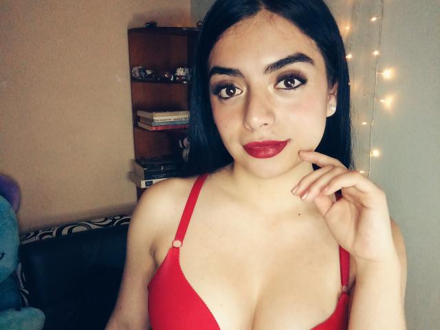 EmaRosee - Live sex cam - 24634617