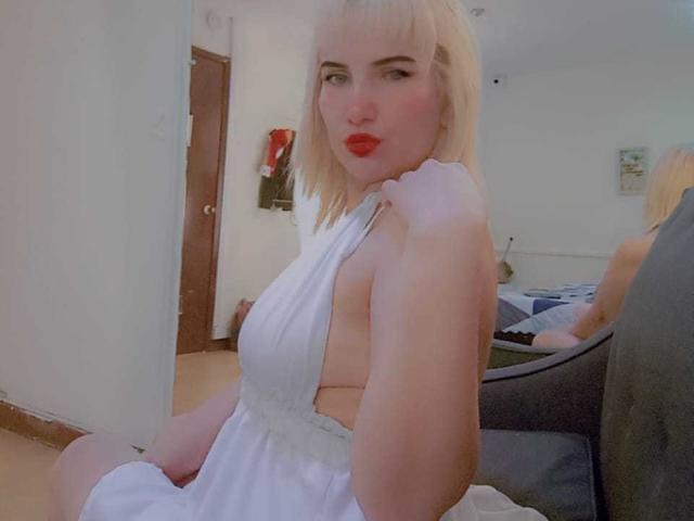 GiuliaAddams - Live porn &amp; sex cam - 24642029