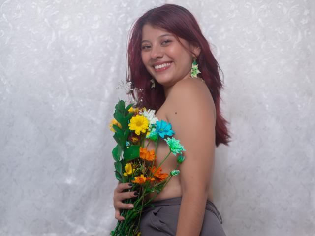 CoralineHale - сексуальная веб-камера в реальном времени - 24642925