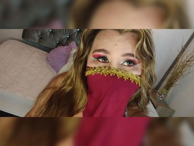 SalmaAzaman - Live porn &amp; sex cam - 24649437