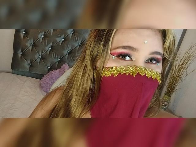 SalmaAzaman - Live porn &amp; sex cam - 24649453