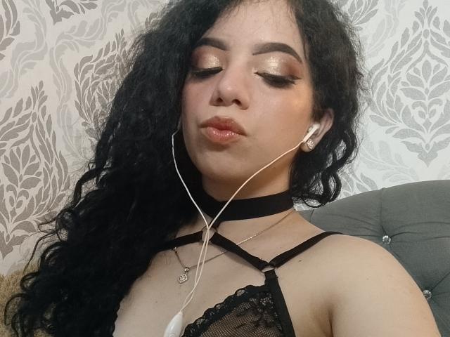 EmmaCowperr - Live sexe cam - 24653925