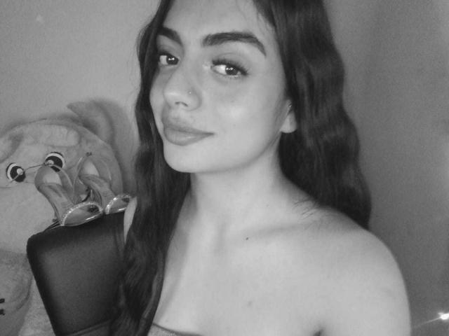 EmaRosee - Live porn &amp; sex cam - 24664077