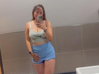 AndreaLarson - Live porn &amp; sex cam - 24666997