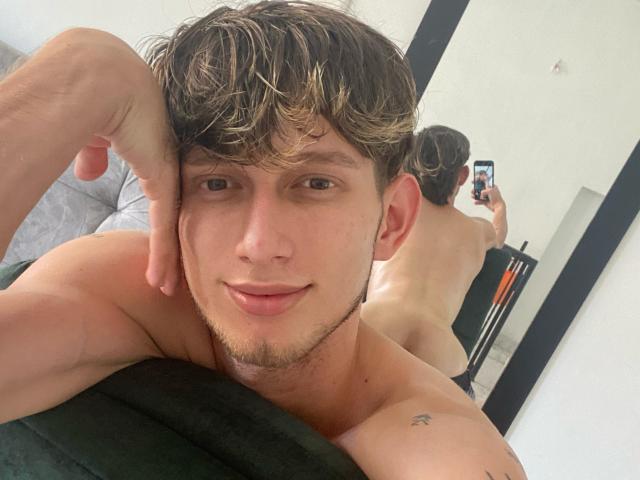 DennyHotX - פורנו בשידור חי ומצלמת סקס - 24667381