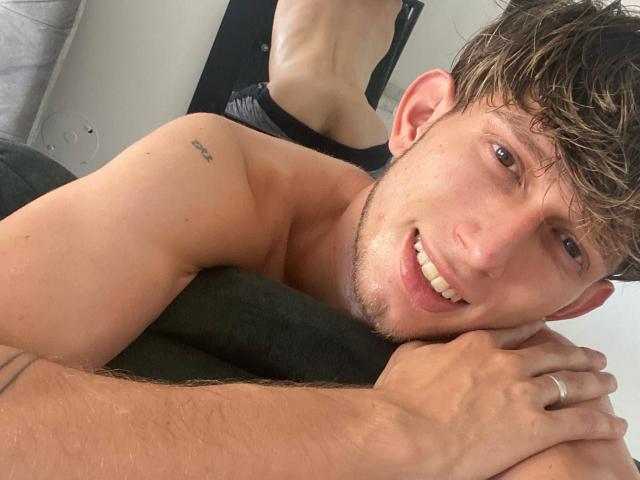 DennyHotX - сексуальная веб-камера в реальном времени - 24667397