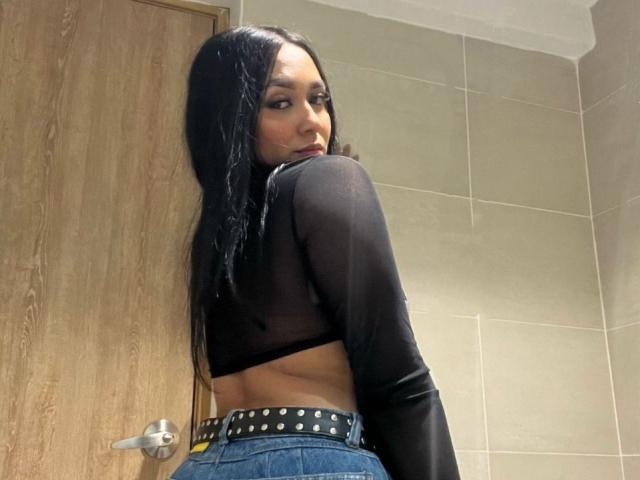 SofiaJames - сексуальная веб-камера в реальном времени - 24671181