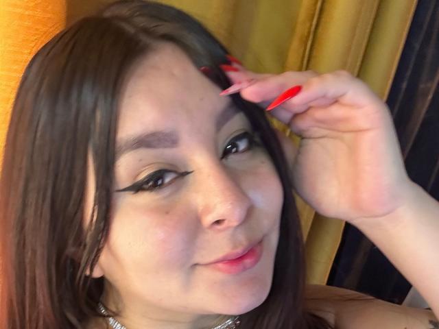 EmaJames - Live sex cam - 24671973