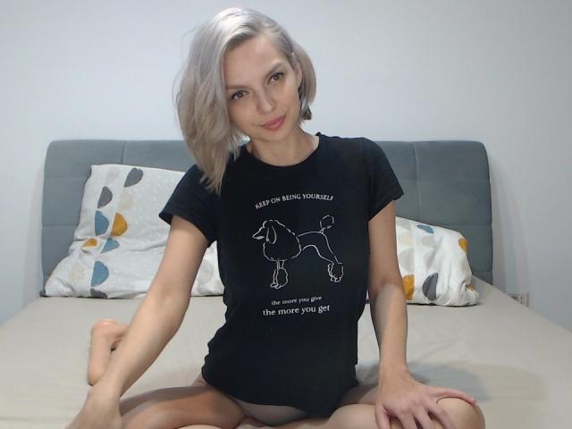 DouceAmelia - сексуальная веб-камера в реальном времени - 24673533