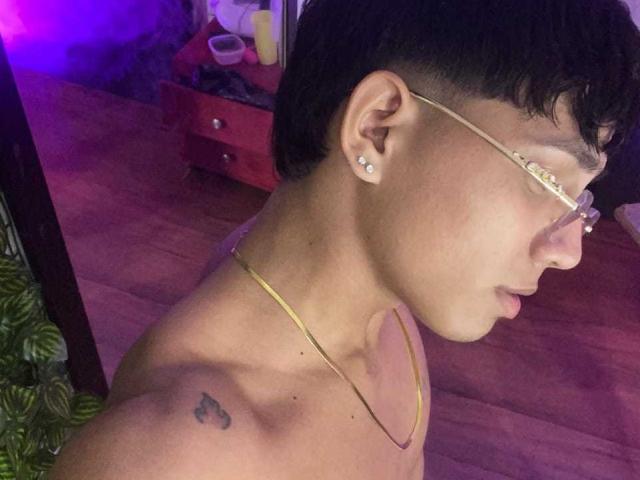 DeividConnor - Live porn &amp; sex cam - 24675149
