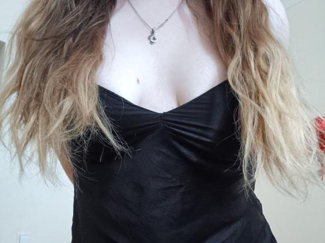 Leiliia - сексуальная веб-камера в реальном времени - 24680577