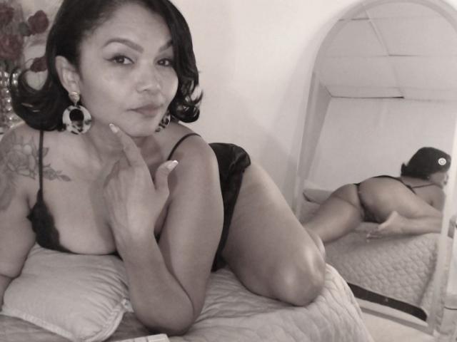 ExoticLyla - Live porn &amp; sex cam - 24683837