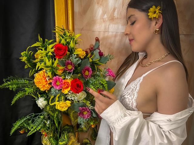 EmmaLombardi - Live porn &amp; sex cam - 24685645