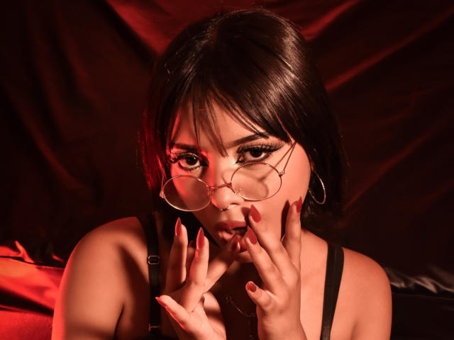 HannaCrow - Live Sex Cam - 24689121