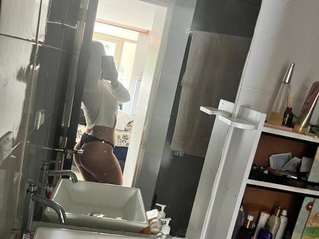 AlinaSmiith - Live porn &amp; sex cam - 24692077