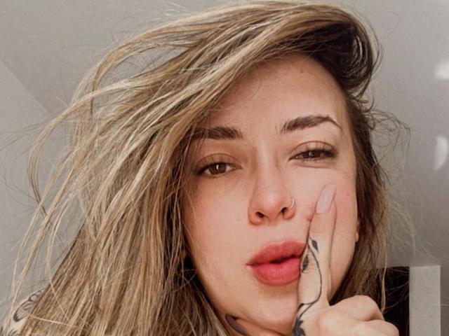 AlinaSmiith - Élő pornó és szexkamera - 24692269