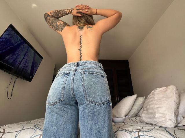 AlinaSmiith - Live porn &amp; sex cam - 24692405