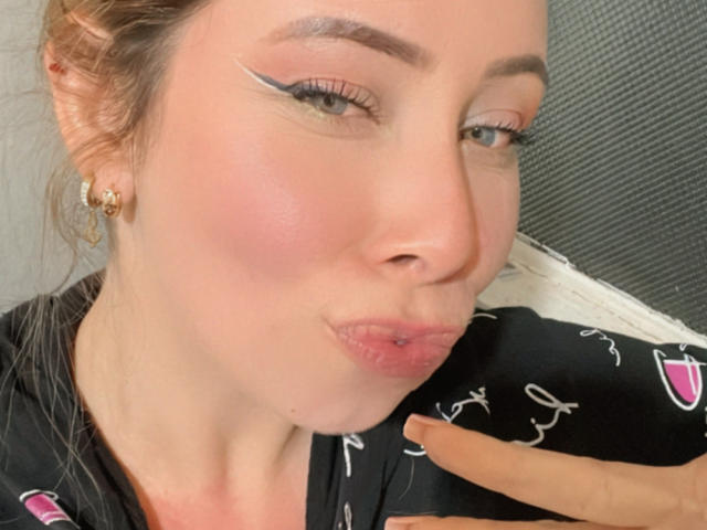 JennyLawry - Live sex cam - 24697125