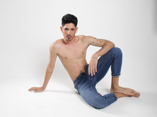 FabrizzioHot - Live porn &amp; sex cam - 24700113