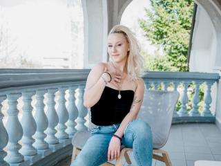 HarleyQueenzel - Live porn &amp; sex cam - 24702221