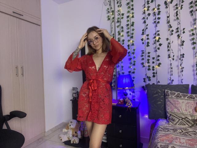 SarahRousen - Élő pornó és szexkamera - 24702553