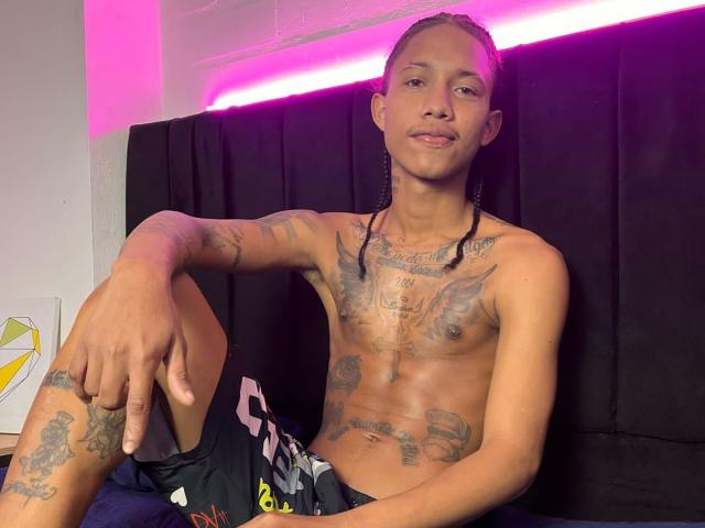 TylorScoth - Sexe cam en vivo - 24703081