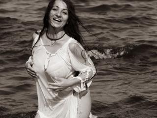 GinaONeon - Live porn &amp; sex cam - 24703977
