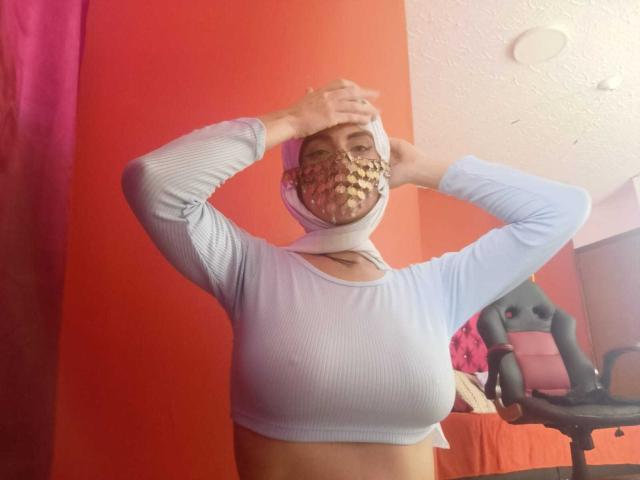 LailaIsa - Live Sex Cam - 24706093