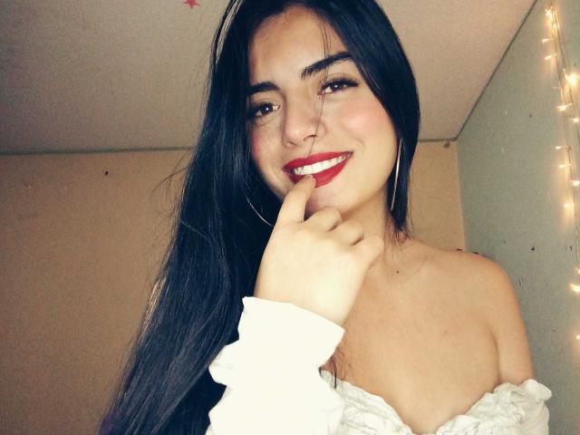 EmaRosee - сексуальная веб-камера в реальном времени - 24707861