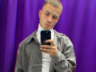 BradTasty - Live porn &amp; sex cam - 24711281