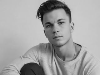 BradTasty - Live porn &amp; sex cam - 24711293