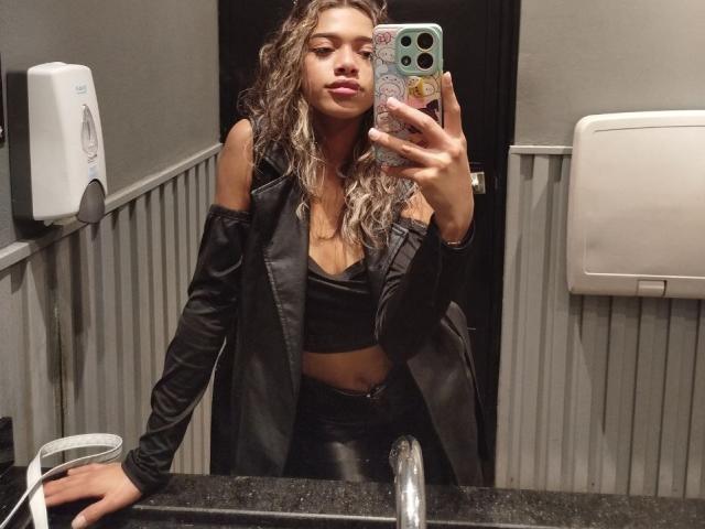 BritneyCollins - Live porn &amp; sex cam - 24711493