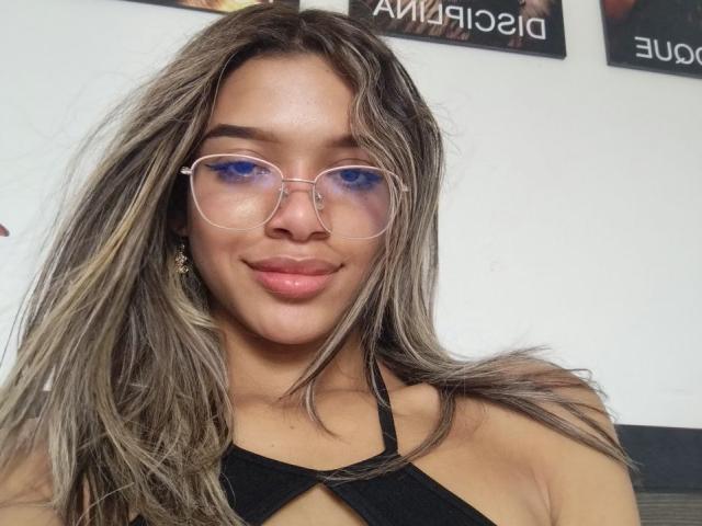 BritneyCollins - Live porn &amp; sex cam - 24711505