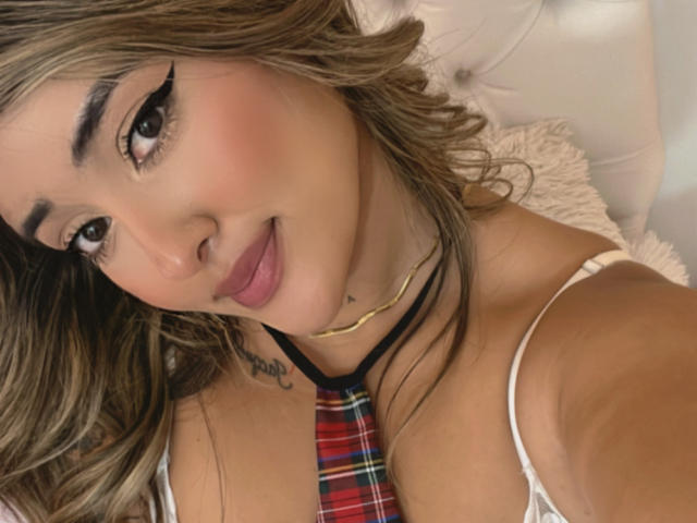 MaeCollins - Live porn &amp; sex cam - 24715801