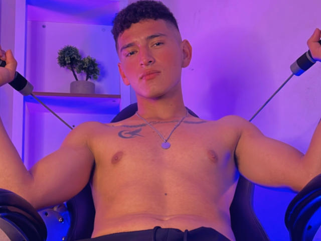 RonnyCurls - Live porn &amp; sex cam - 24717129