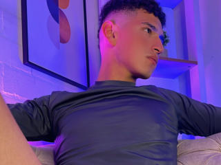 RonnyCurls - Live porn &amp; sex cam - 24717145
