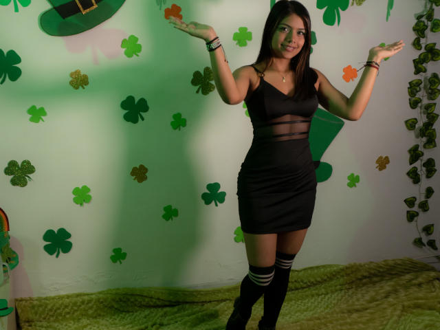 EmilyRobeerts - Live porn &amp; sex cam - 24731001