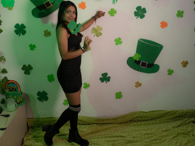 EmilyRobeerts - Porno na żywo i seks kamera - 24731005