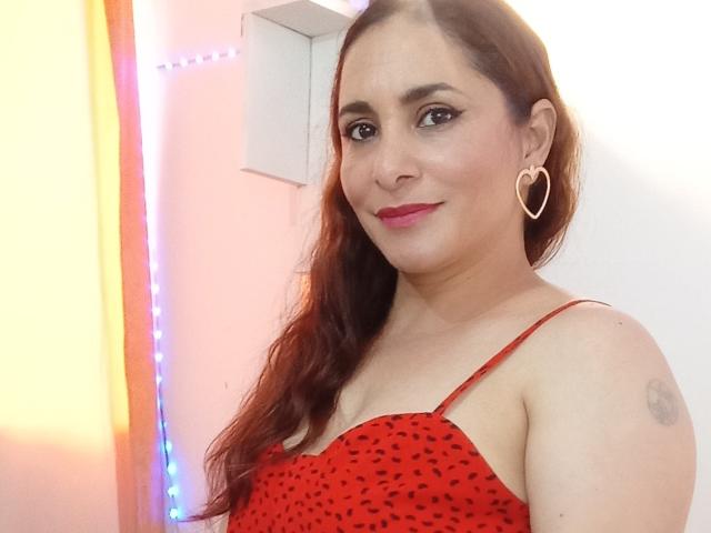 LaceySwit - Live Sex Cam - 24737305