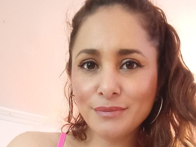 LaceySwit - Live Sex Cam - 24737325