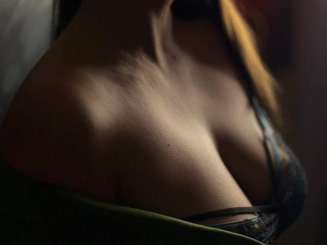 SabrinaGoldd - Camera khiêu dâm &amp; quyến rũ trực tiếp - 24745749