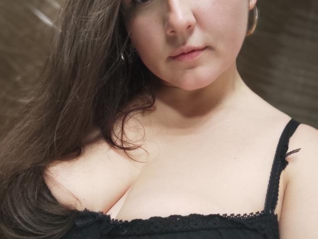 SabrinaGoldd - Live porn &amp; sex cam - 24745765