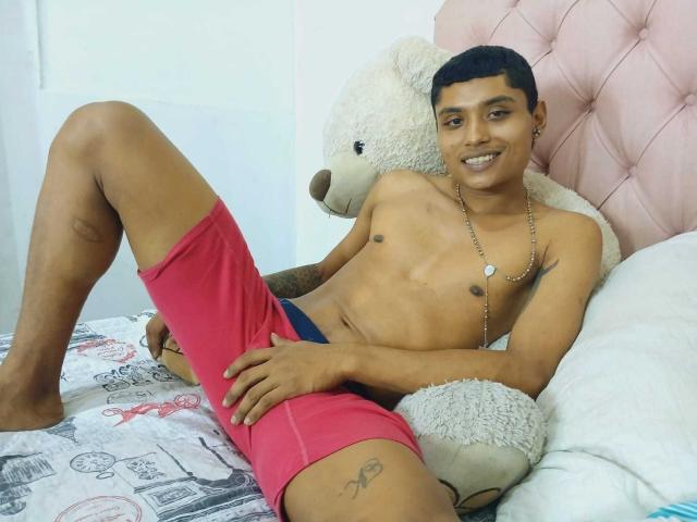 SpicyBrownie - Live sex cam - 24750229
