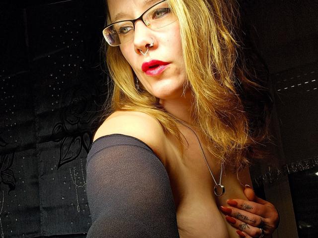 MissVanny-hot - Sexe cam en vivo - 24757281