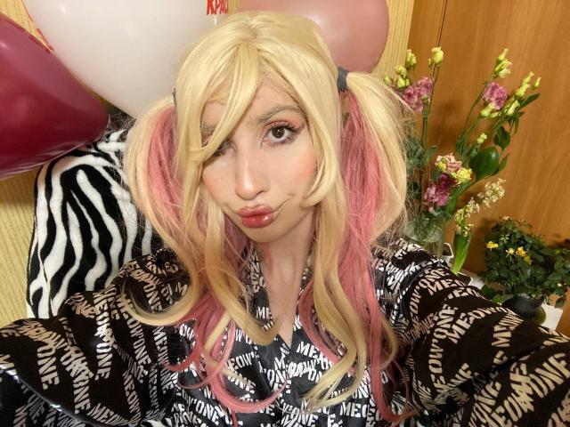 ElzaKomx - Live sex cam - 24759377